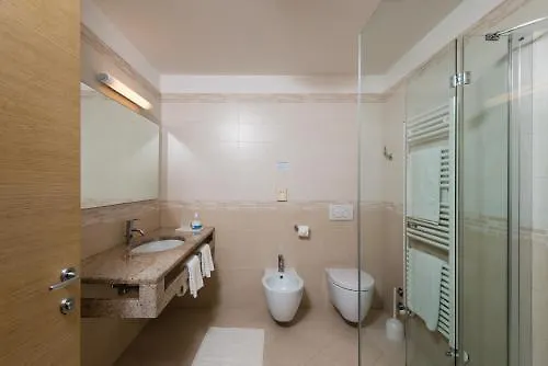 Hotel Bristol Lido di Jesolo 4*,  Italy