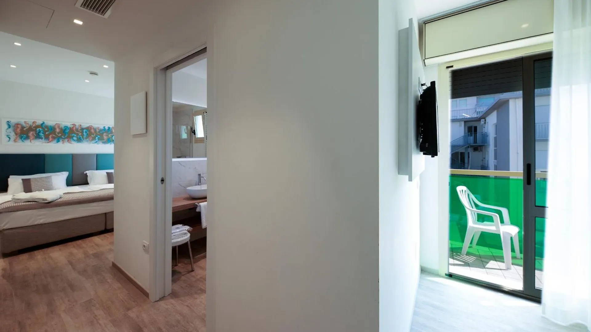 Hotel Bristol Lido di Jesolo 4*,  Italy