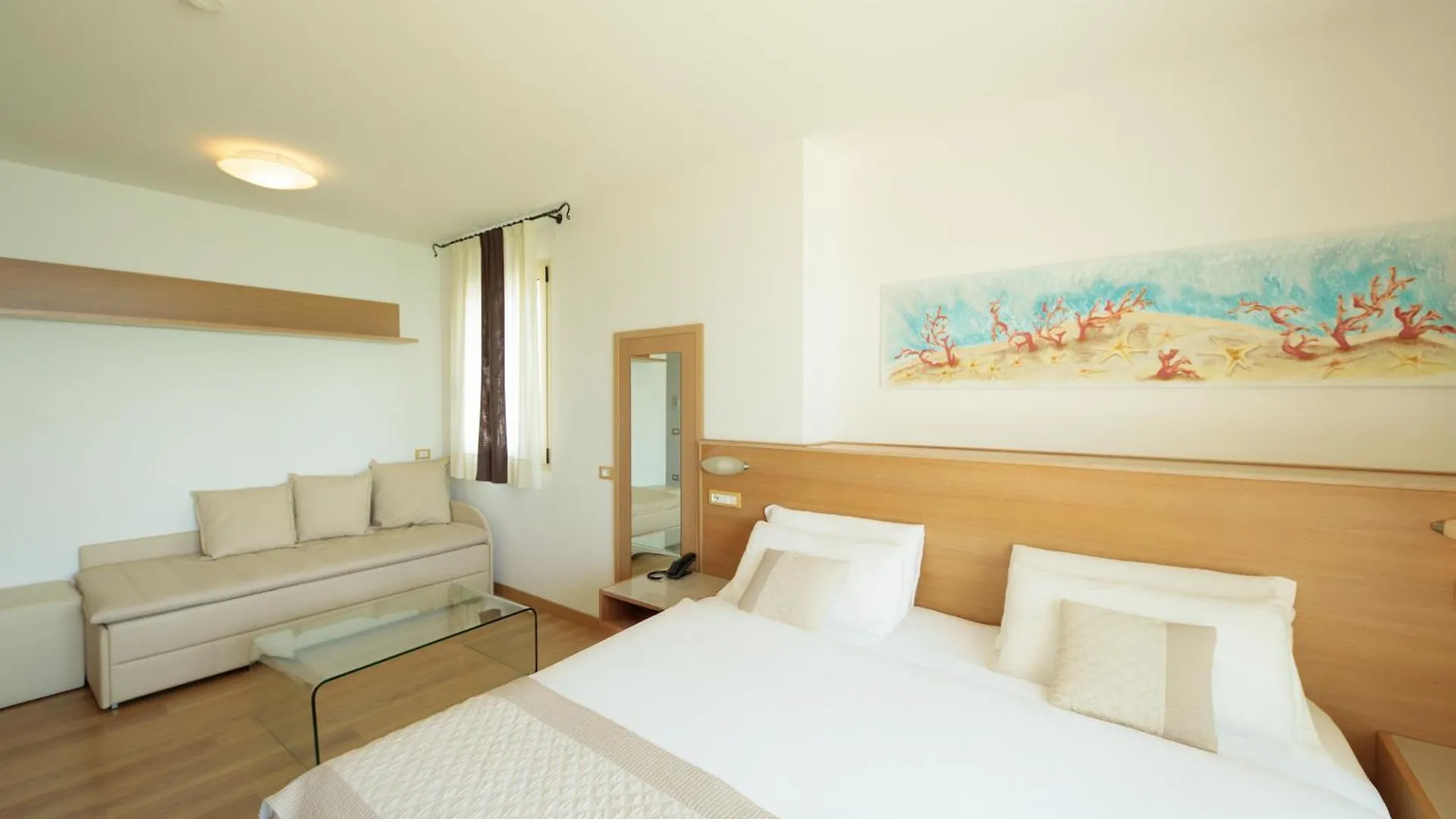 Hotel Bristol Lido di Jesolo 4*,