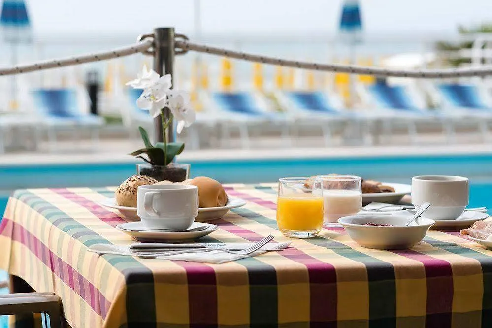 Hotel Bristol Lido di Jesolo 4*,